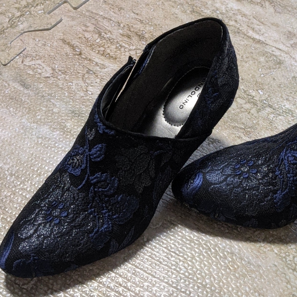Shoe booties